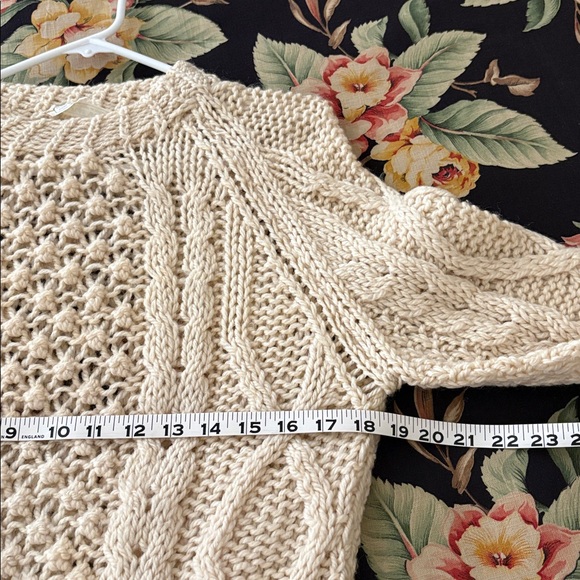 Hand knit 💯 Italian Wool Cable Crewneck Sweater Ivory size L Unisex Vintage - Picture 16 of 16